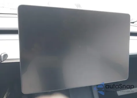 2022 Tesla Model Y Long Range Dual Motor All-Wheel Drive z USA, uszkodzony, nr VIN 7SAYGAEE9NF312886